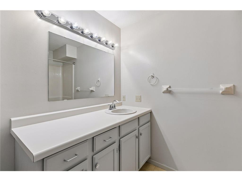 7775 Glenda Court Apple Valley MN 55124 7058631 image12