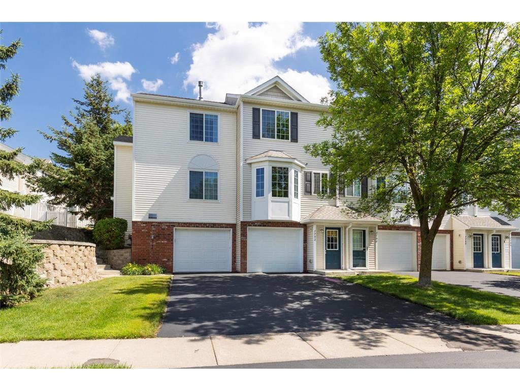 7792 Arboretum Village Circle Chanhassen MN 55317 6752471 image1
