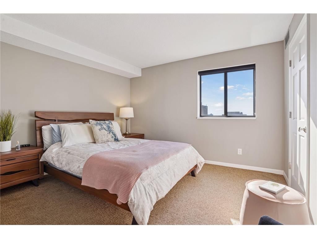 78 10th Street E #1010 Saint Paul MN 55101 7067359 image17