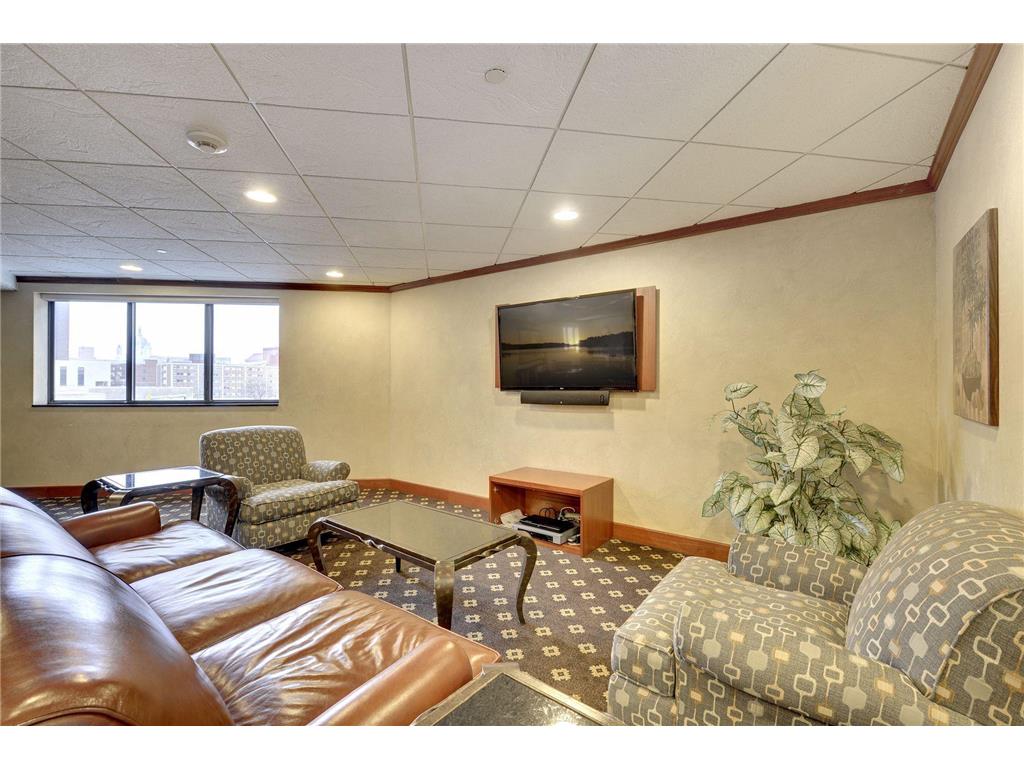 78 10th Street E #1010 Saint Paul MN 55101 7067359 image36