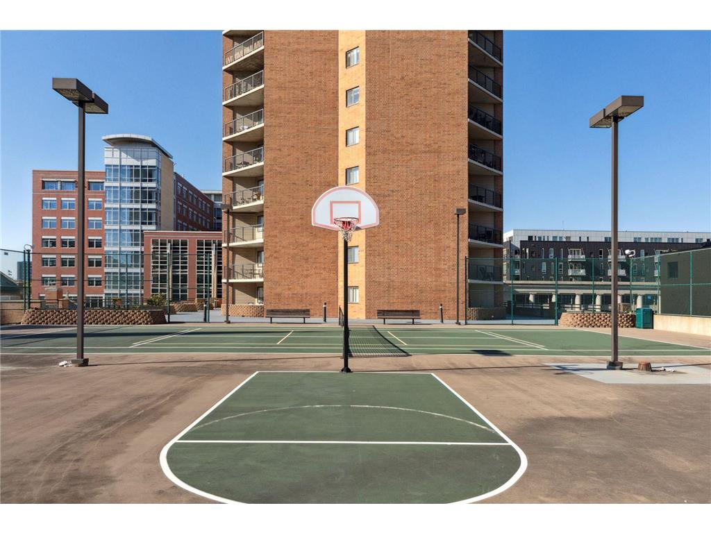 78 10th Street E #1010 Saint Paul MN 55101 7067359 image56