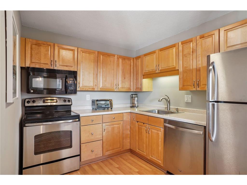 78 10th Street E #1010 Saint Paul MN 55101 7067359 image8