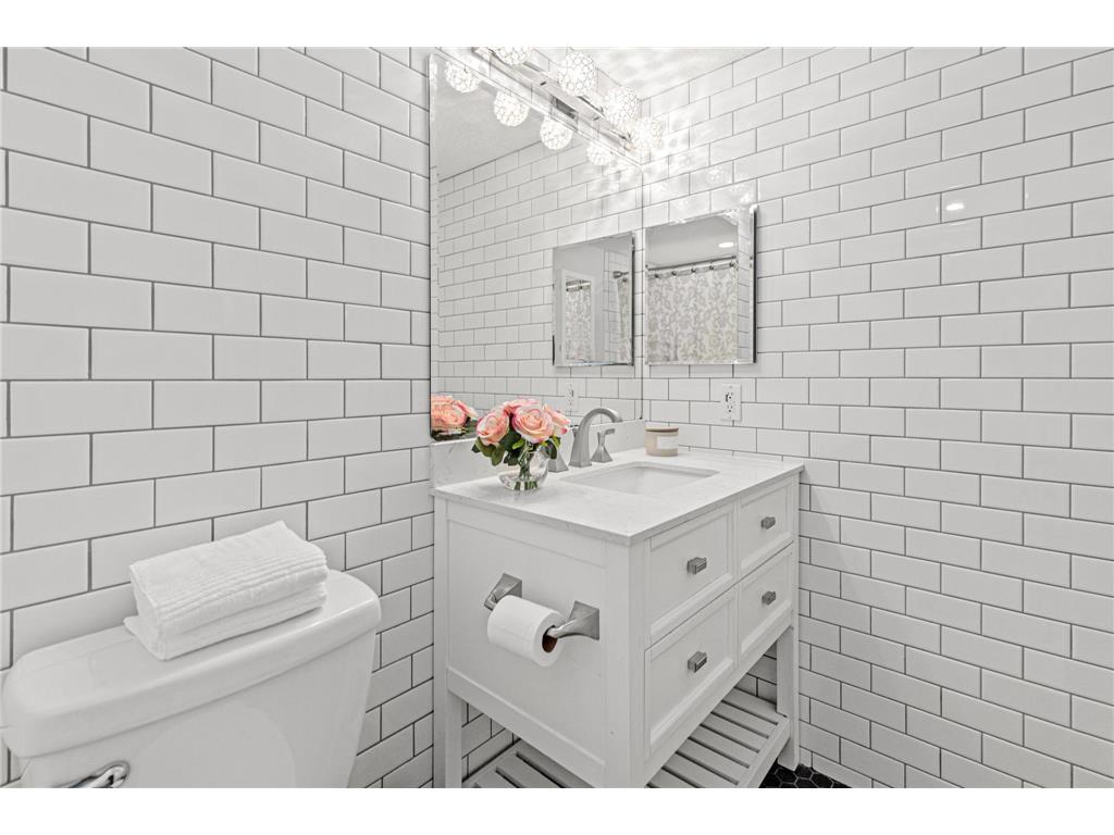 78 10th Street E #2004 Saint Paul MN 55101 7015905 image14