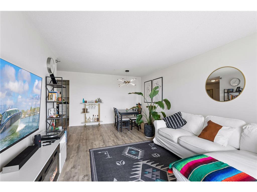 78 10th Street E #2408 Saint Paul MN 55101 7037906 image10