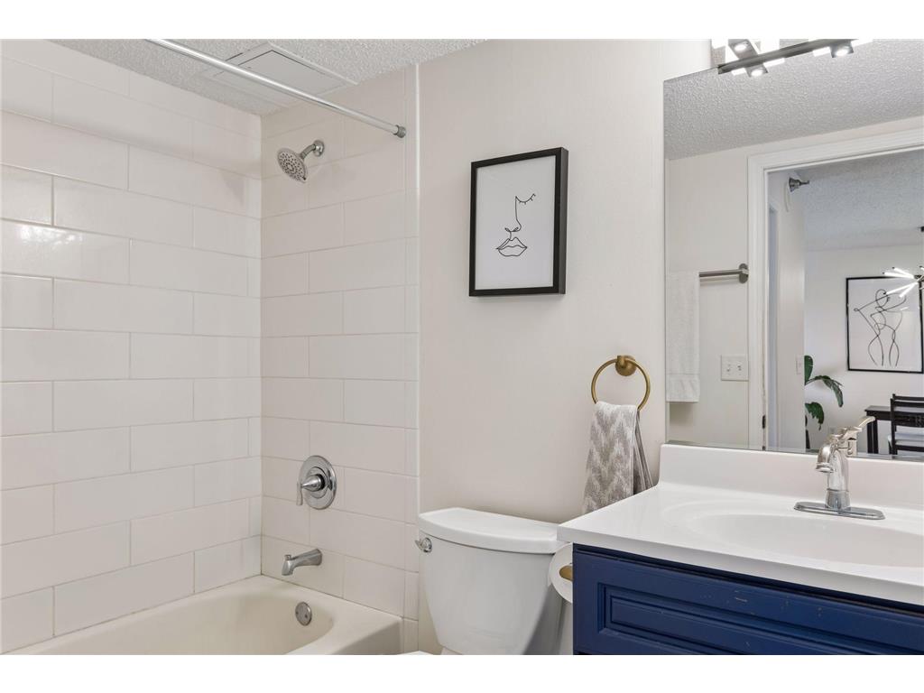 78 10th Street E #2408 Saint Paul MN 55101 7037906 image17
