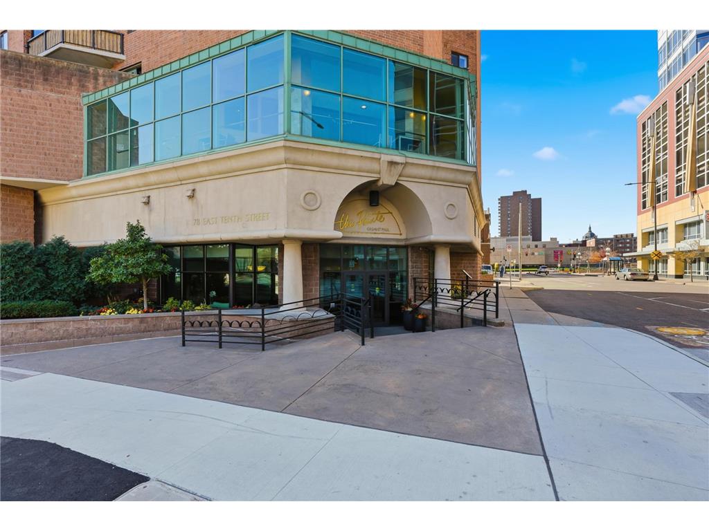 78 10th Street E #2807 Saint Paul MN 55101 7092958 image32