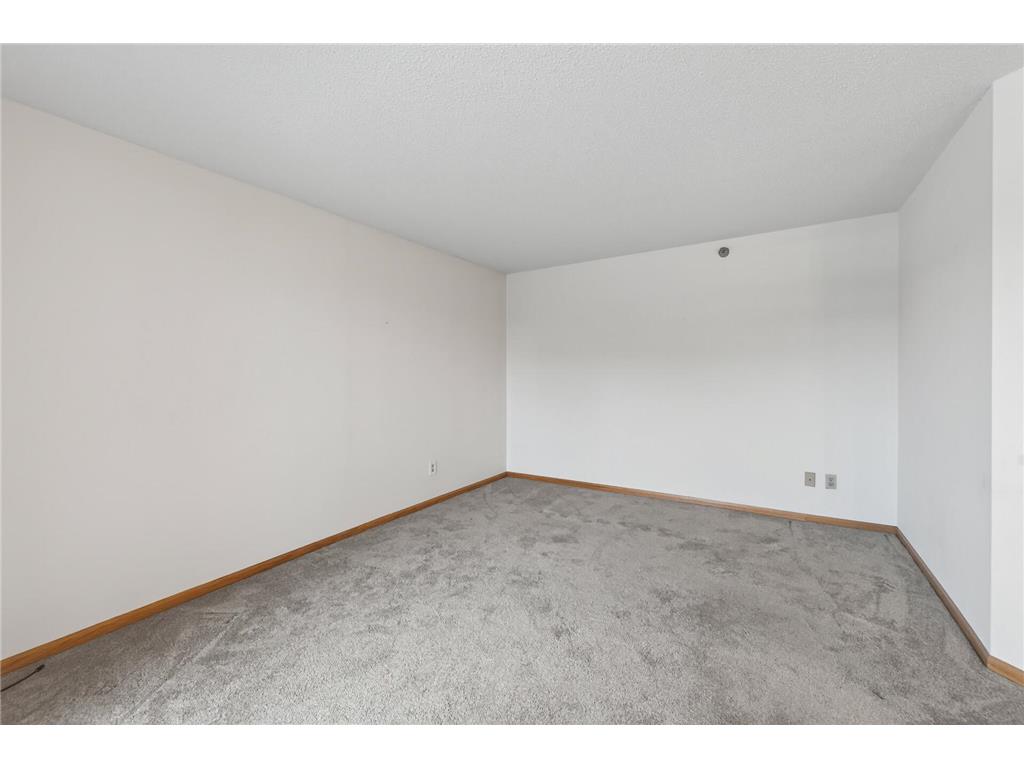 78 10th Street E #401 Saint Paul MN 55101 7014367 image11