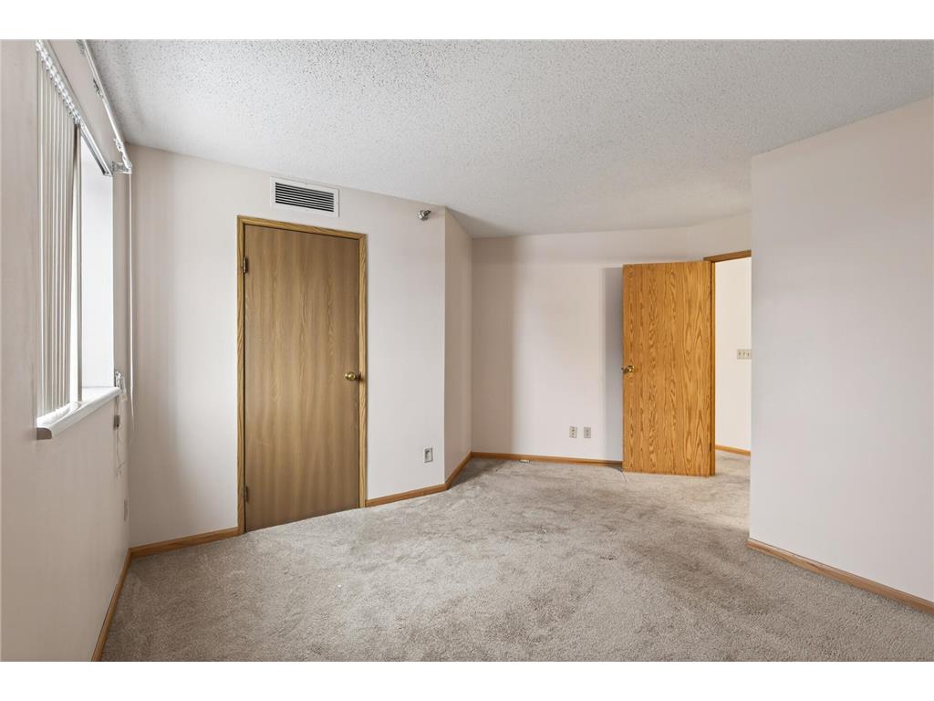 78 10th Street E #401 Saint Paul MN 55101 7014367 image23