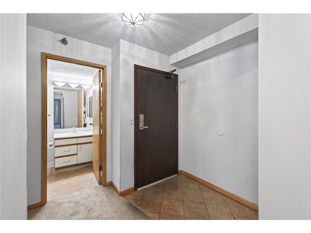 78 10th Street E #401 Saint Paul MN 55101 7014367 image8