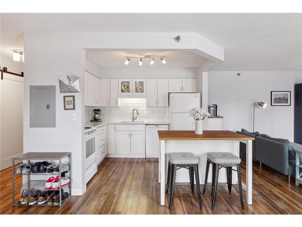 78 10th Street E #402 Saint Paul MN 55101 7034379 image2