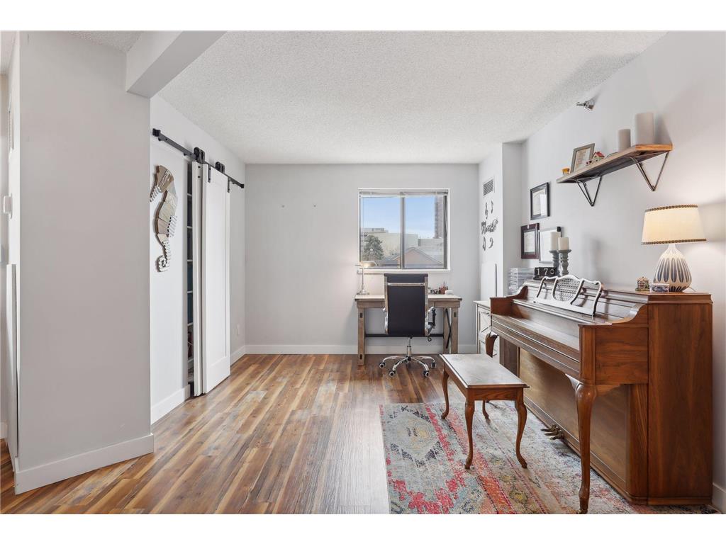 78 10th Street E #402 Saint Paul MN 55101 7034379 image4