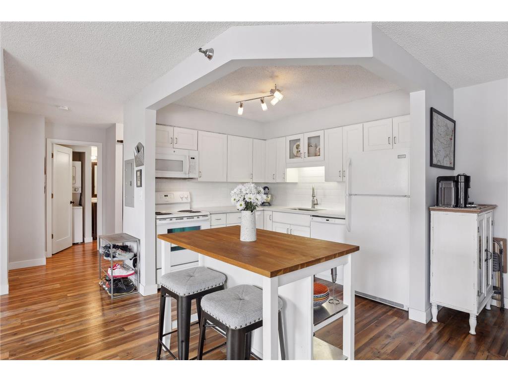 78 10th Street E #402 Saint Paul MN 55101 7034379 image5