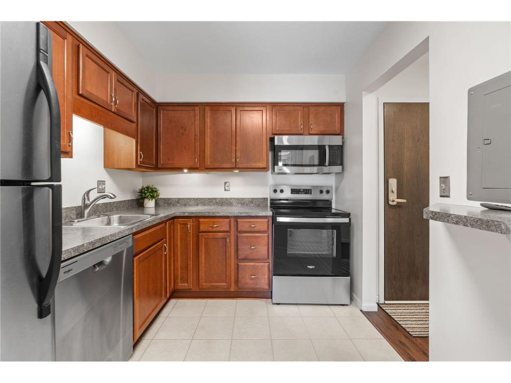 78 10th Street E #406 Saint Paul MN 55101 7058932 image10