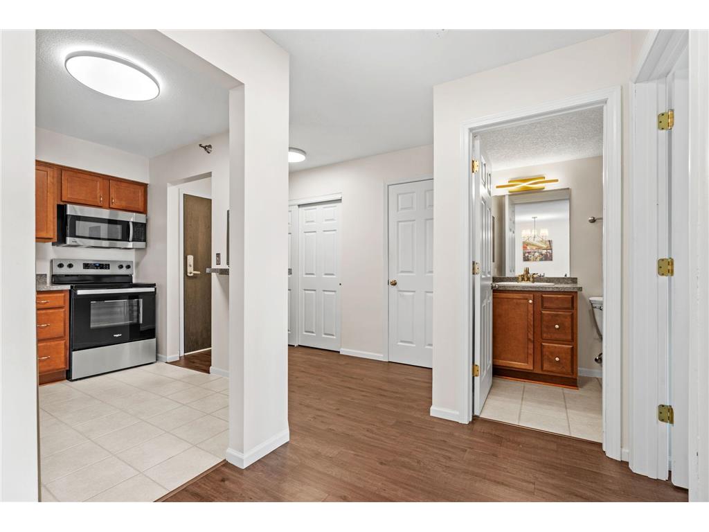 78 10th Street E #406 Saint Paul MN 55101 7058932 image6
