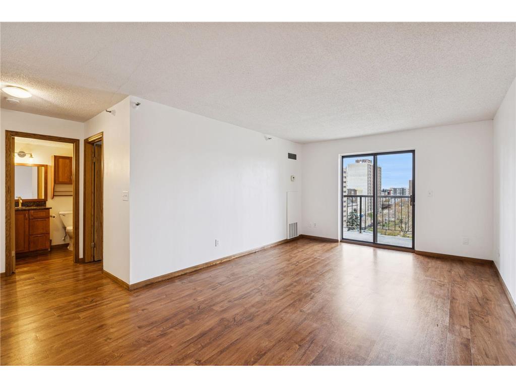 78 10th Street E #806 Saint Paul MN 55101 7019774 image2