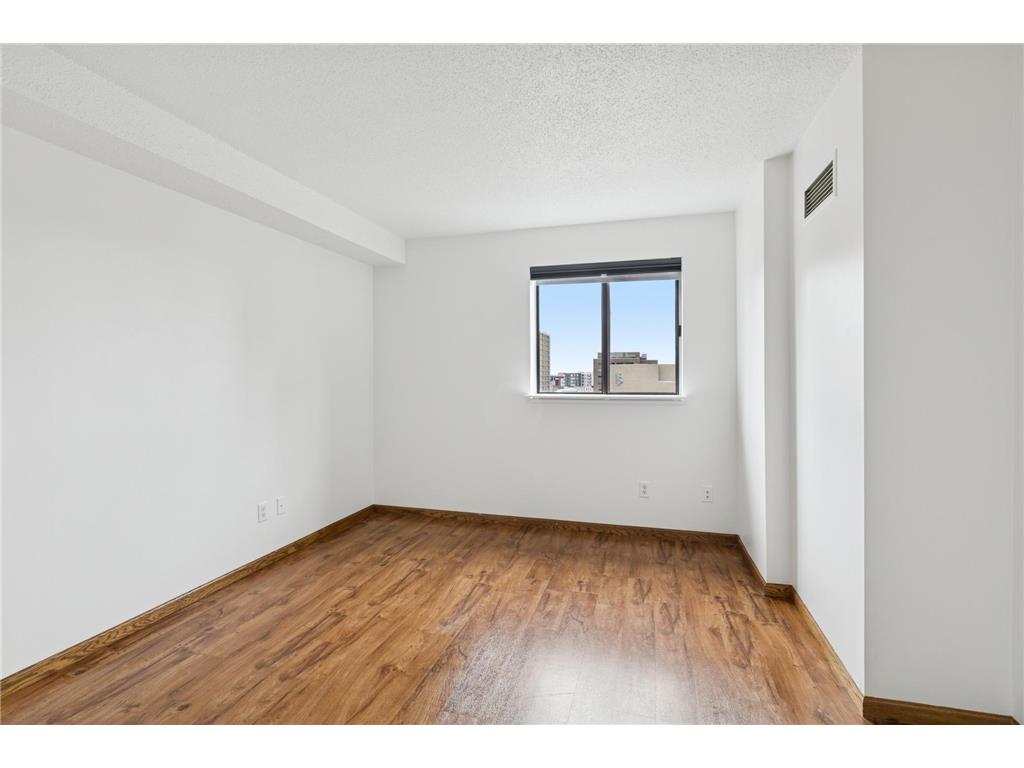 78 10th Street E #806 Saint Paul MN 55101 7019774 image22