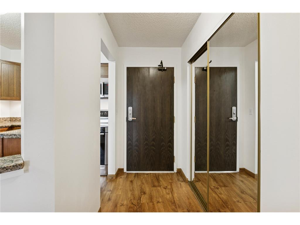 78 10th Street E #806 Saint Paul MN 55101 7019774 image8