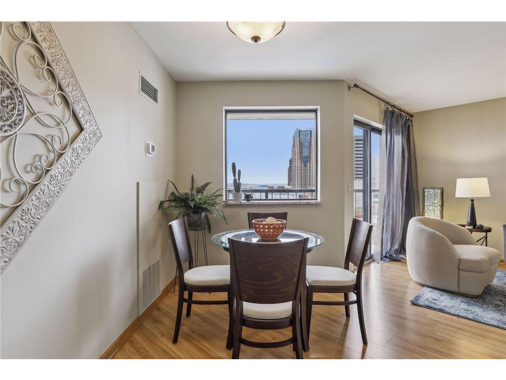 78 10th Street E #901 Saint Paul MN 55101 6713232 image2