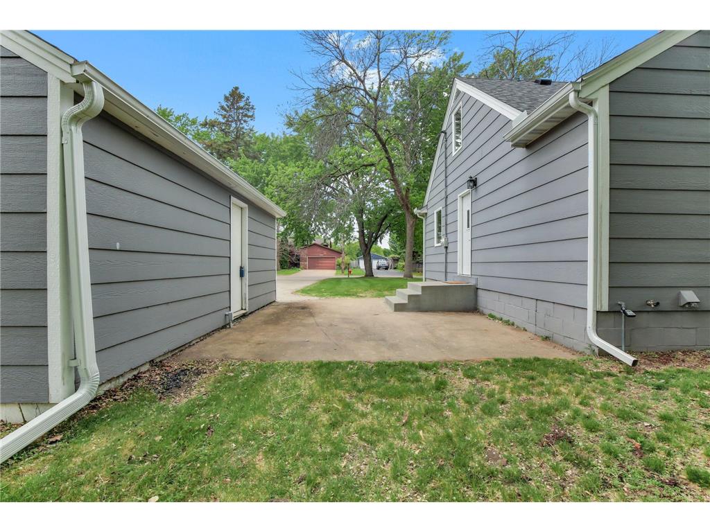 7804 Emerson Avenue N Brooklyn Park MN 55444 7082260 image31