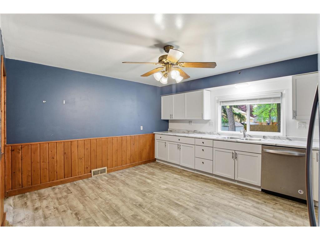 7804 Emerson Avenue N Brooklyn Park MN 55444 7082260 image9