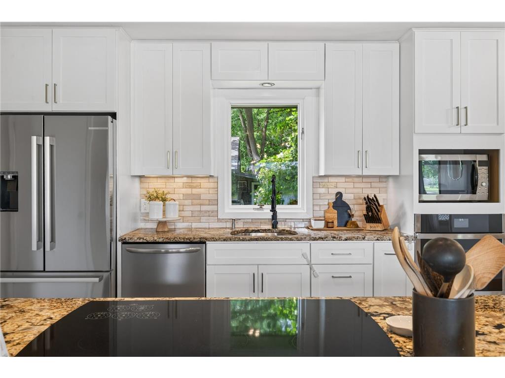 7805 Gloria Circle Mounds View MN 55112 - Spring 7075652 image14