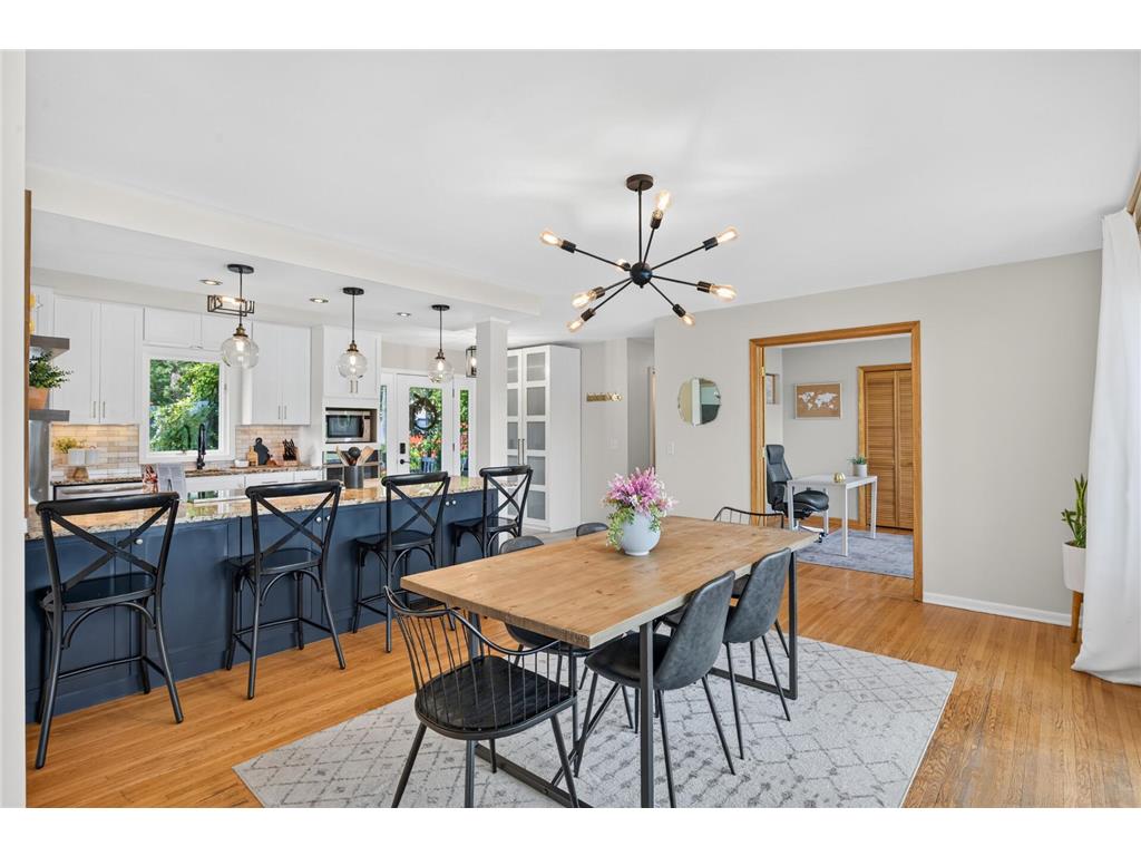 7805 Gloria Circle Mounds View MN 55112 - Spring 7075652 image26