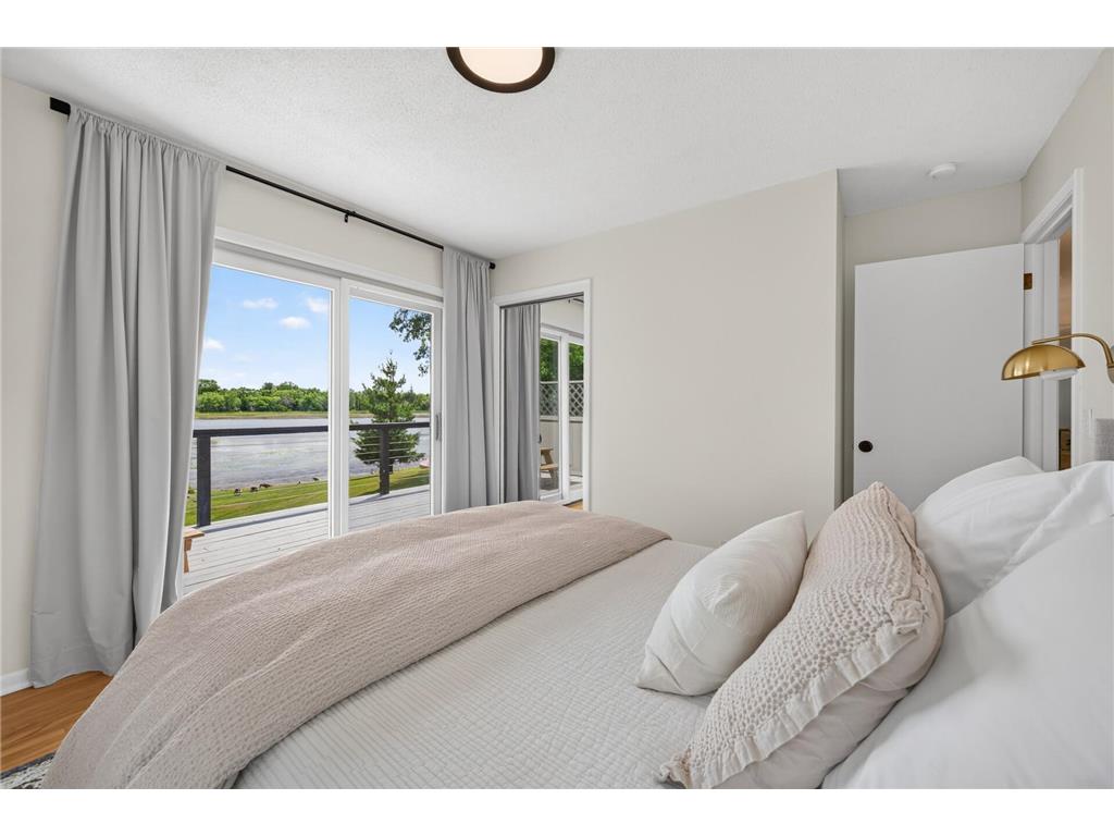 7805 Gloria Circle Mounds View MN 55112 - Spring 7075652 image32