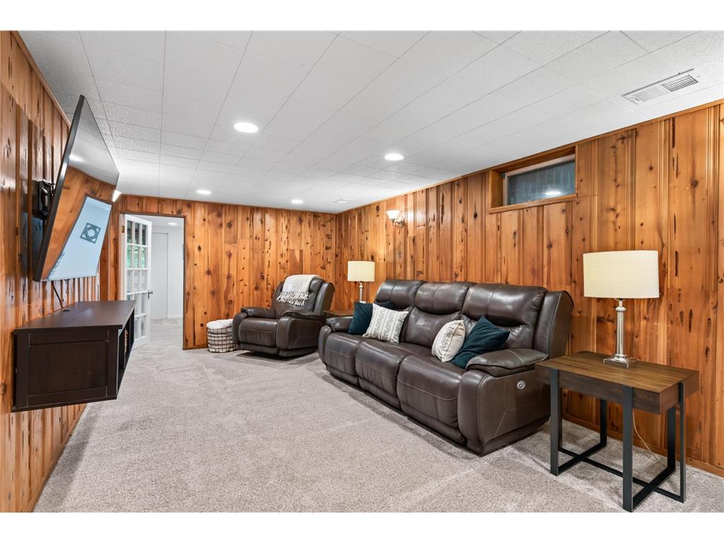 7805 Gloria Circle Mounds View MN 55112 - Spring 7075652 image40