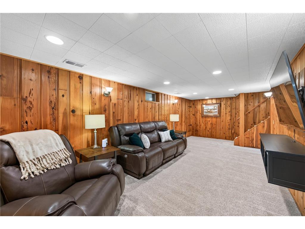 7805 Gloria Circle Mounds View MN 55112 - Spring 7075652 image41