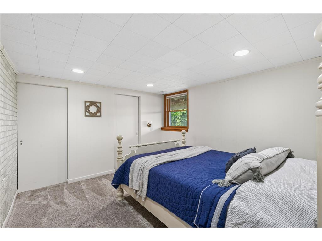 7805 Gloria Circle Mounds View MN 55112 - Spring 7075652 image42