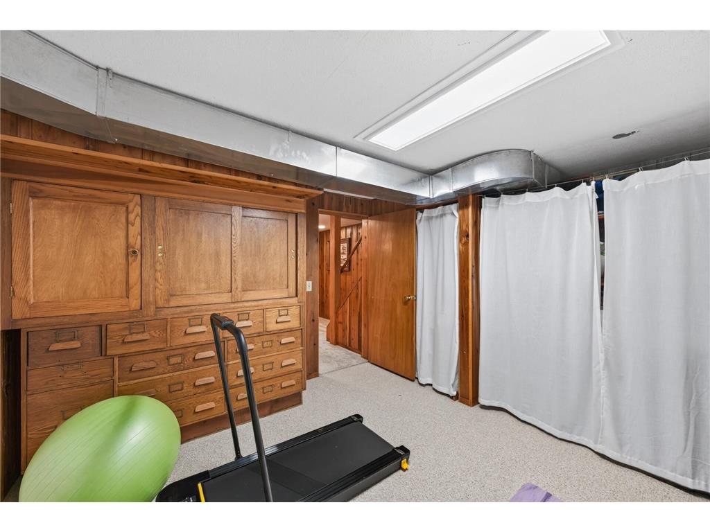 7805 Gloria Circle Mounds View MN 55112 - Spring 7075652 image47