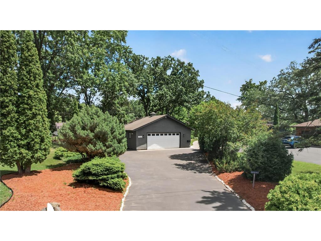 7805 Gloria Circle Mounds View MN 55112 - Spring 7075652 image50