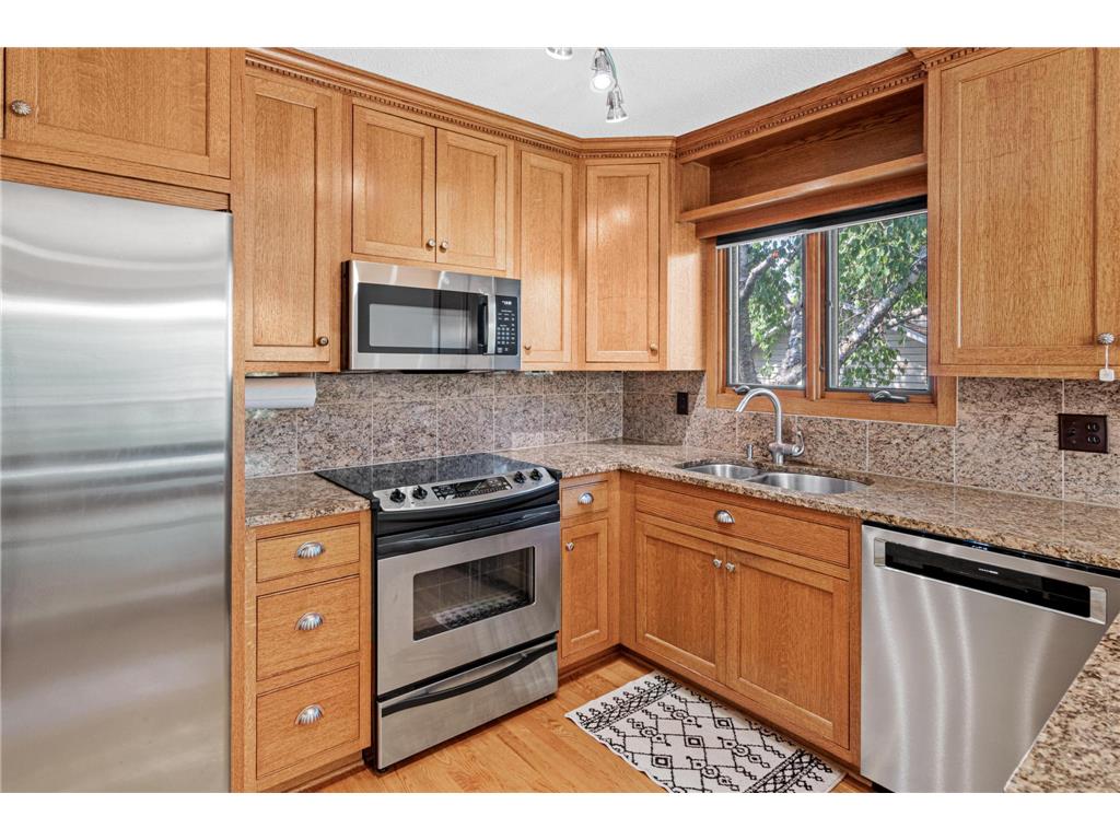7816 W 103rd Street Bloomington MN 55438 7084876 image11