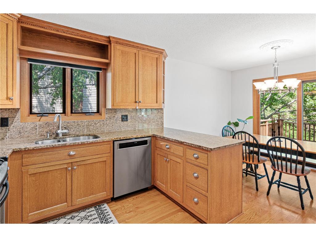 7816 W 103rd Street Bloomington MN 55438 7084876 image12