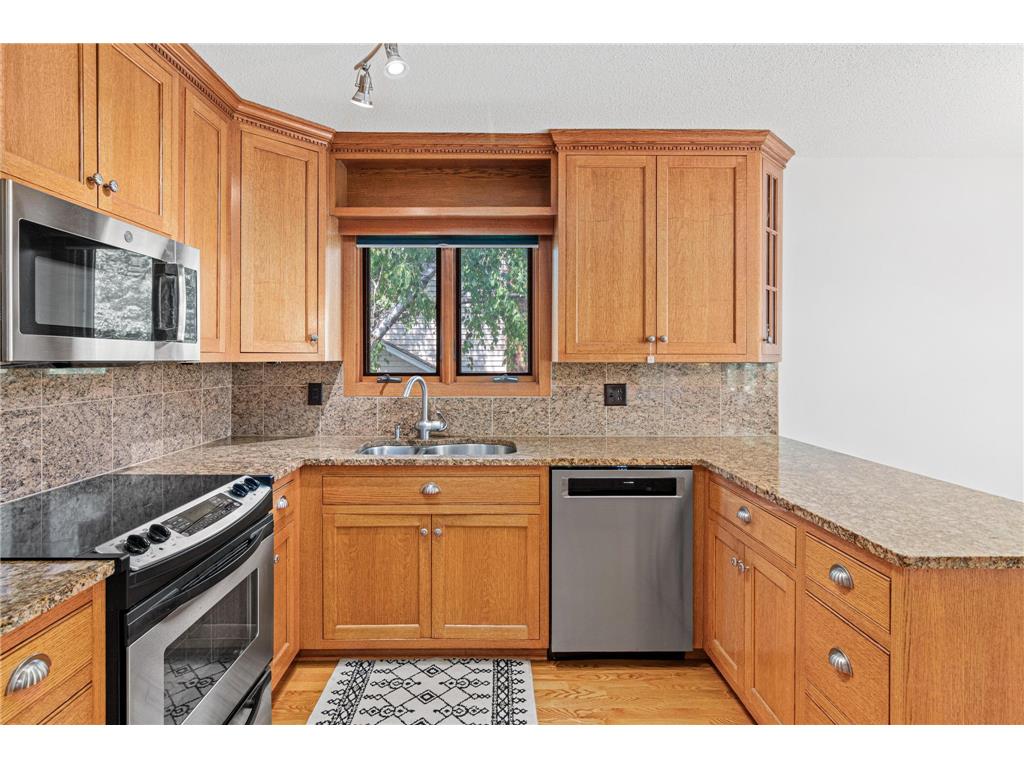 7816 W 103rd Street Bloomington MN 55438 7084876 image13