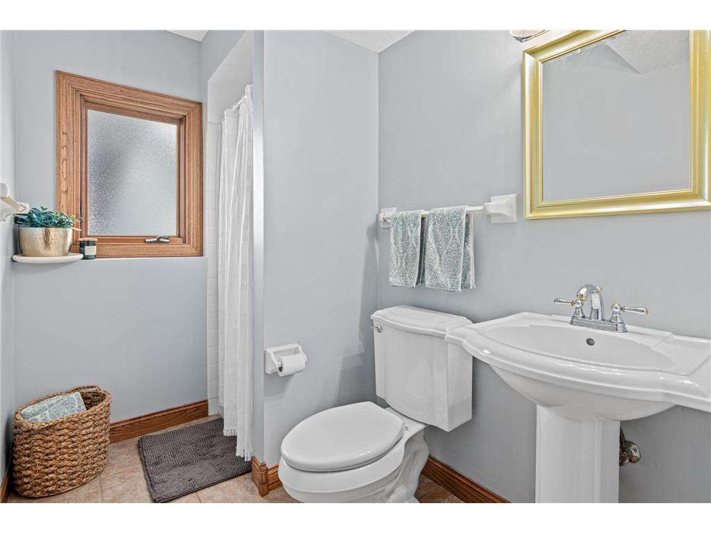 7816 W 103rd Street Bloomington MN 55438 7084876 image23