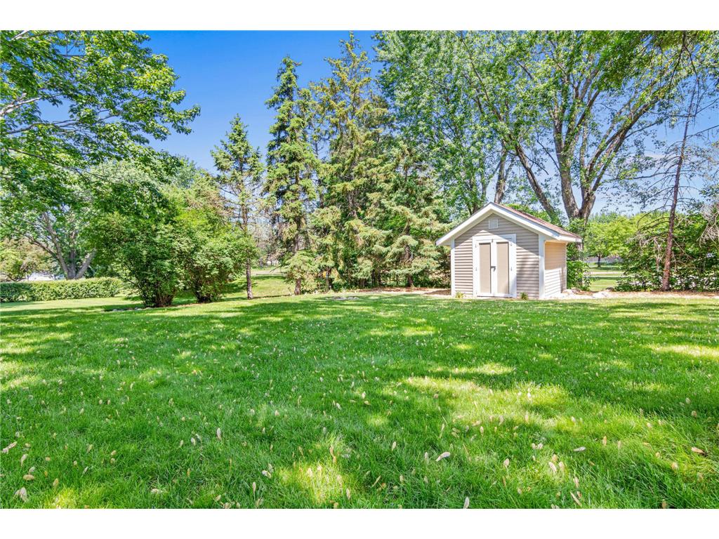 7816 W 103rd Street Bloomington MN 55438 7084876 image28