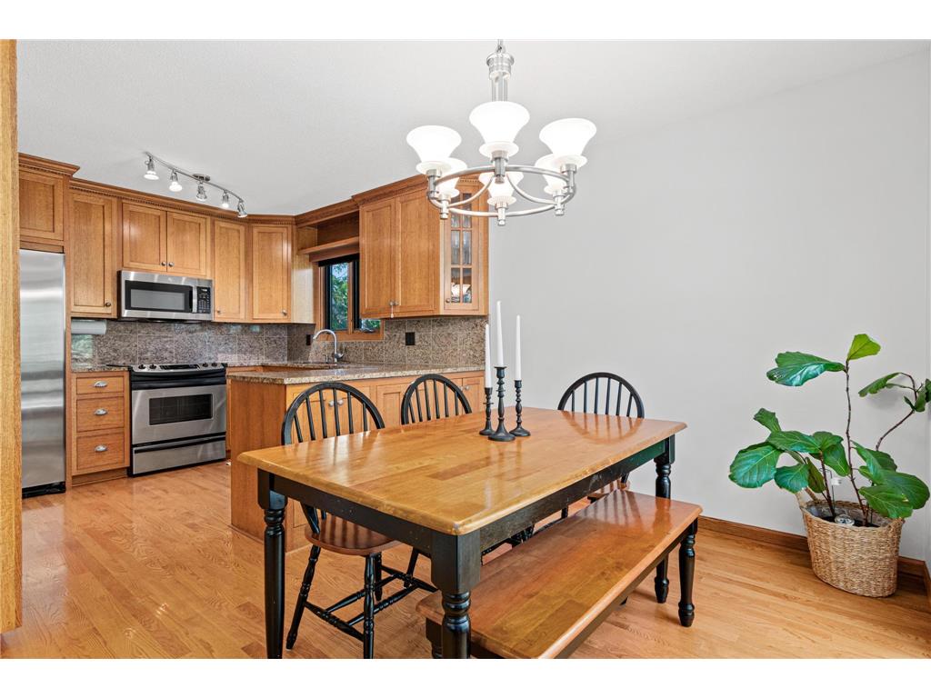 7816 W 103rd Street Bloomington MN 55438 7084876 image9