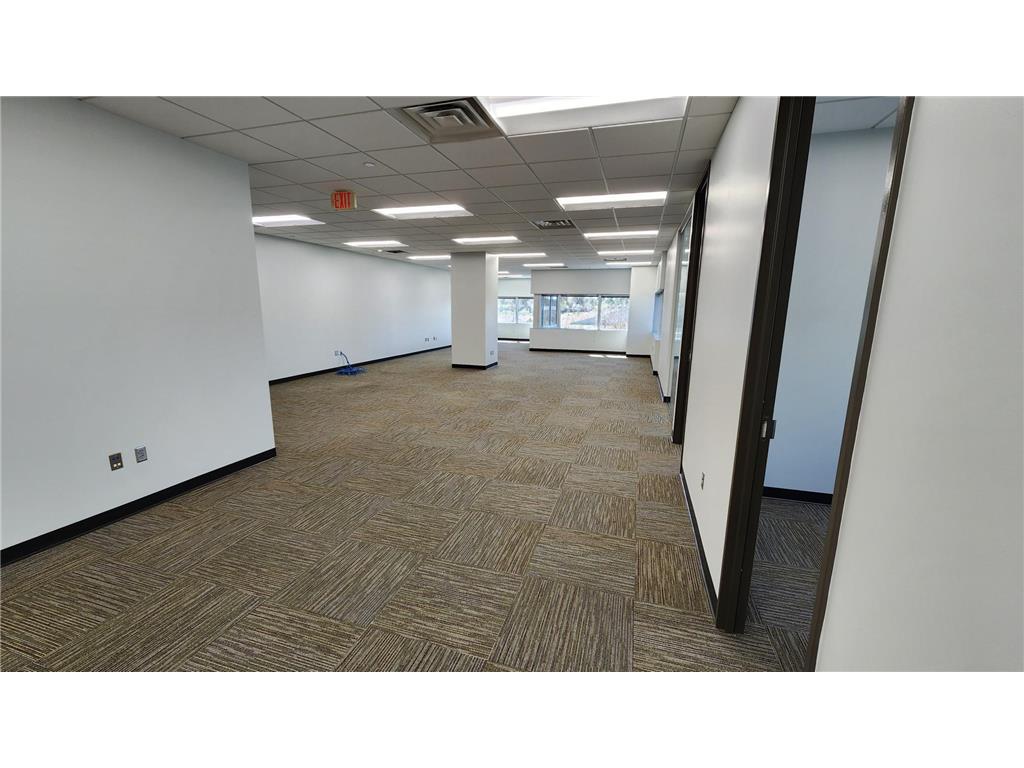 7825 Washington Avenue S Bloomington MN 55439 6715360 image16