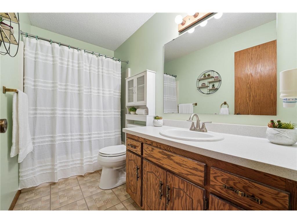 783 Bur Oak Court Vadnais Heights MN 55127 6745973 image17