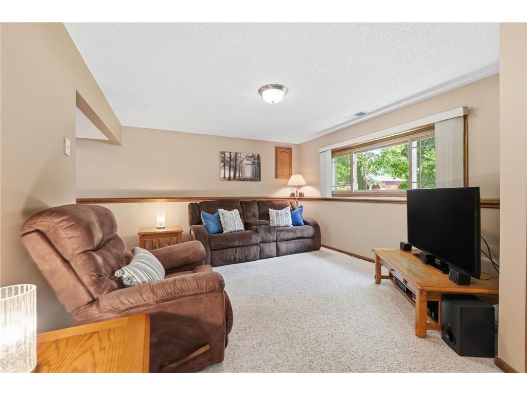 783 Bur Oak Court Vadnais Heights MN 55127 6745973 image27
