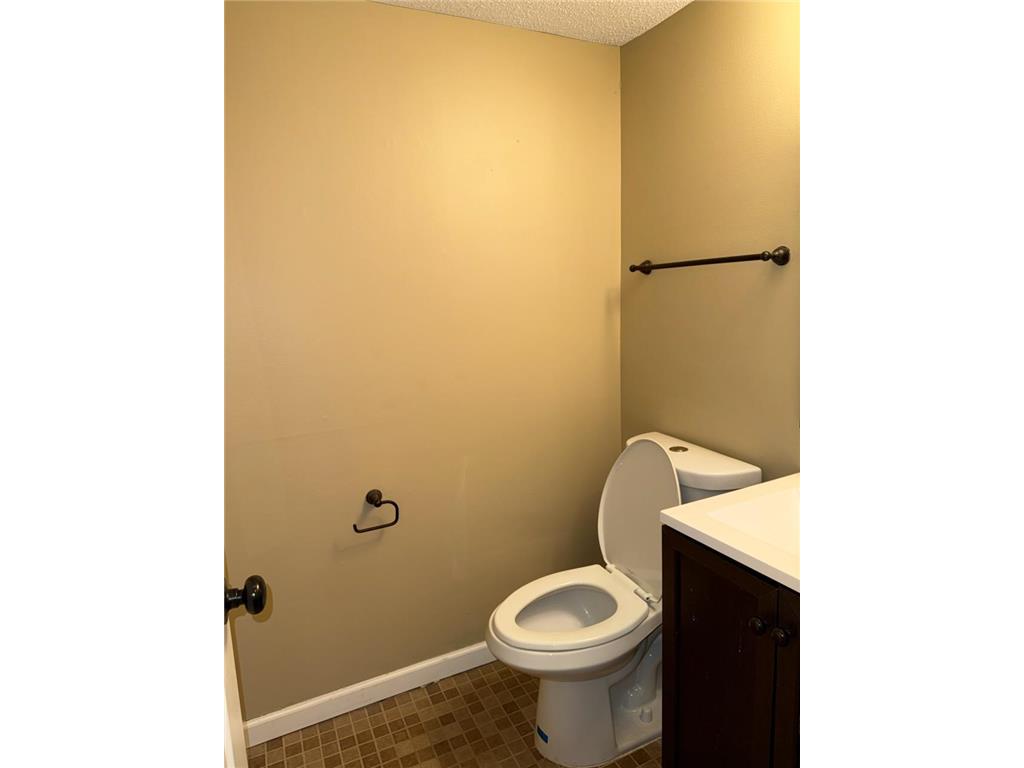 7831 89th Avenue N Brooklyn Park MN 55445 7083160 image15