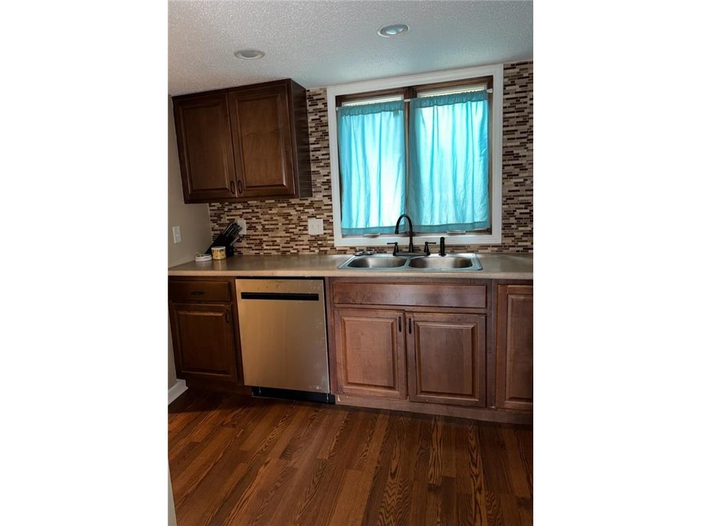 7831 89th Avenue N Brooklyn Park MN 55445 7083160 image3