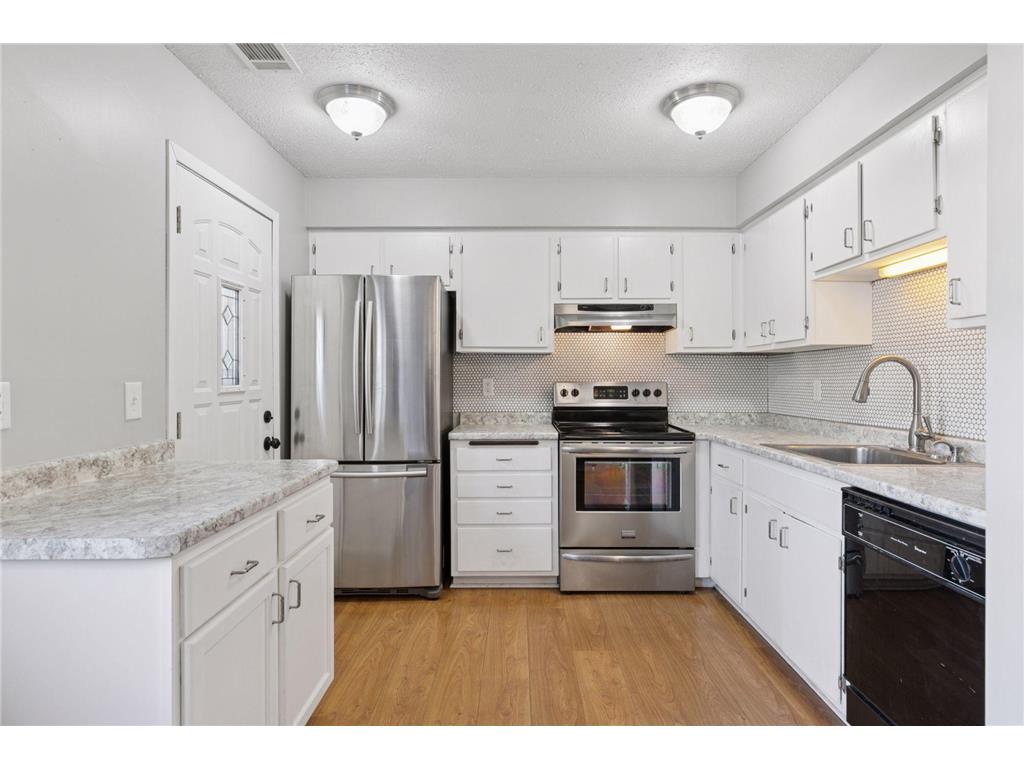 7834 Dunmore Road Woodbury MN 55125 6760548 image1