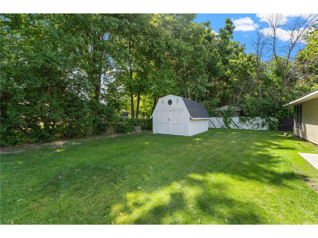 784 Mary Street N Maplewood MN 55119 7094301 image34