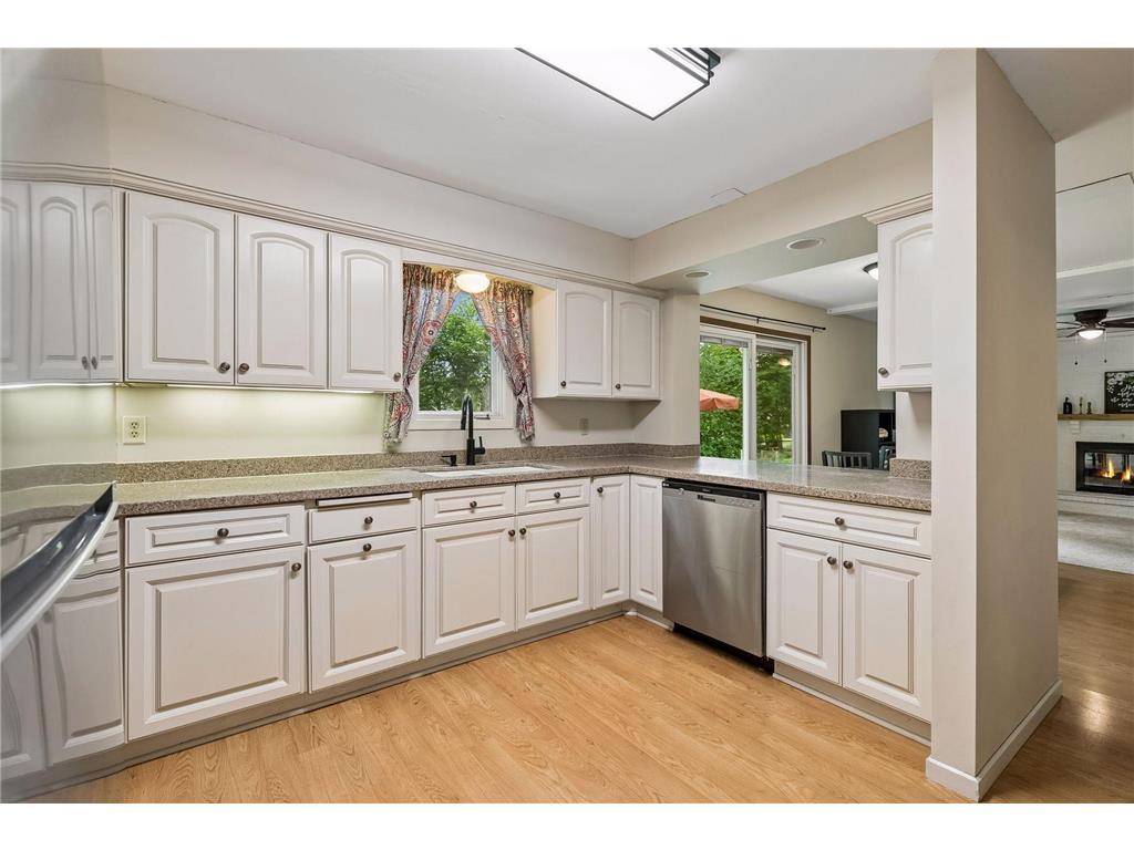 7840 W 100th Street Bloomington MN 55438 7088737 image12