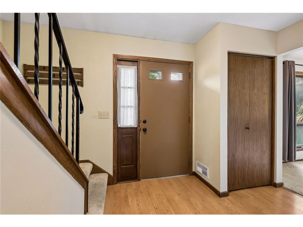 7840 W 100th Street Bloomington MN 55438 7088737 image4