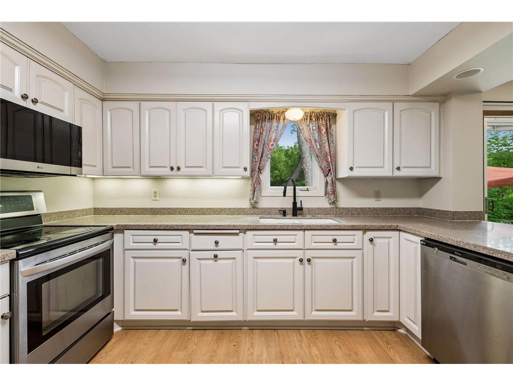 7840 W 100th Street Bloomington MN 55438 7106591 image4
