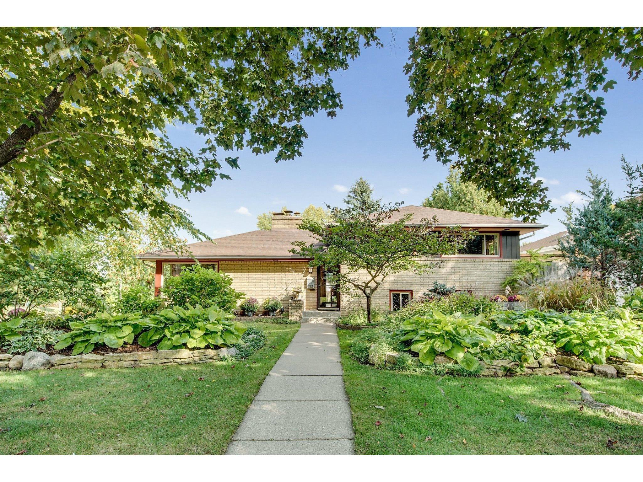 785 Hoyt Avenue E, Saint Paul, MN 55106 MLS 5656091 Edina Realty