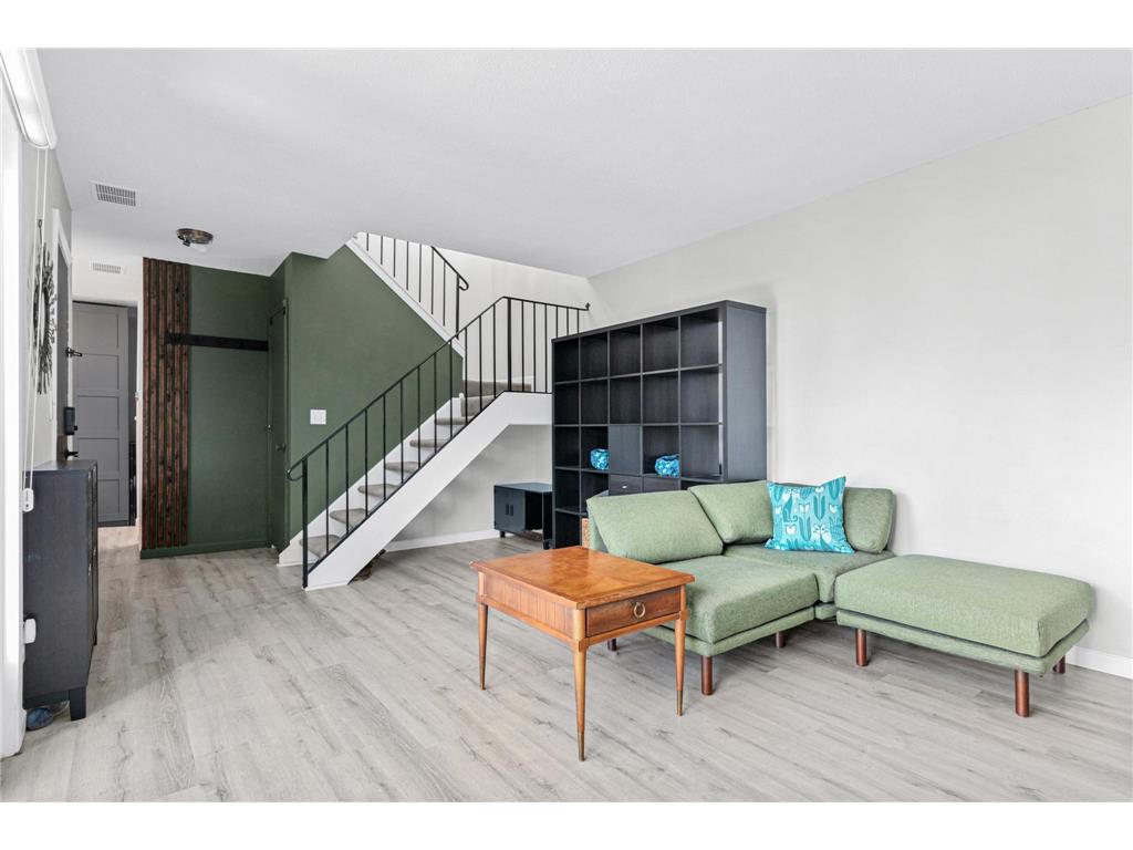 7857 Dunmore Road Woodbury MN 55125 6606854 image1